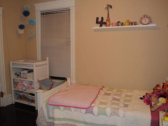 2nd Bedroom - about 10 x 12