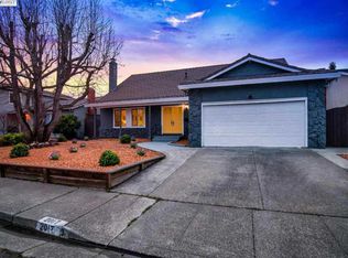 2017 Willow Dr, Petaluma, CA 94954