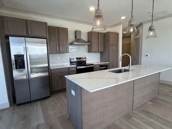 Lofts at Headwaters Park