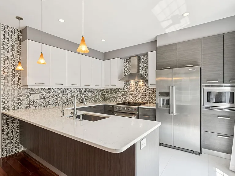 3521 Reserve Dr — Photo 1