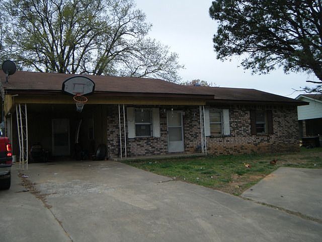 2nd image of 36 White Dr