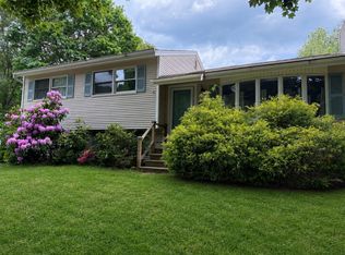 41 Plum Point Rd, Saunderstown, RI 02874