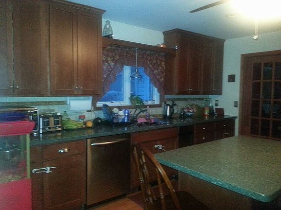 4th image of 150 Chamberlain Dr