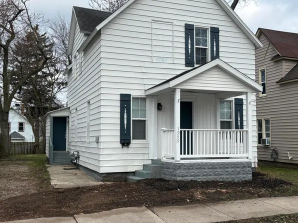 1955 Hendricks Ave SW, Wyoming, MI 49509