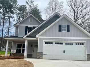 121 Pinecrest Cir, Dallas, GA 30132