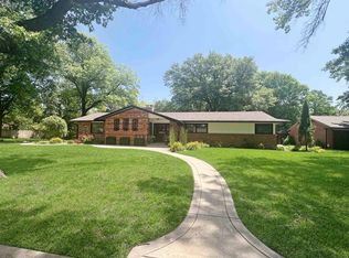 762 N Mission Rd, Wichita, KS 67206