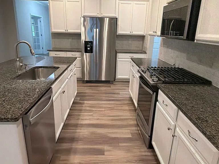 1008 Fairbrae Ln — Photo 6