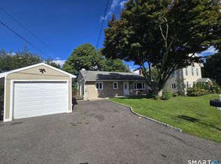 9 Lakeview Ave, Shelton, CT 06484