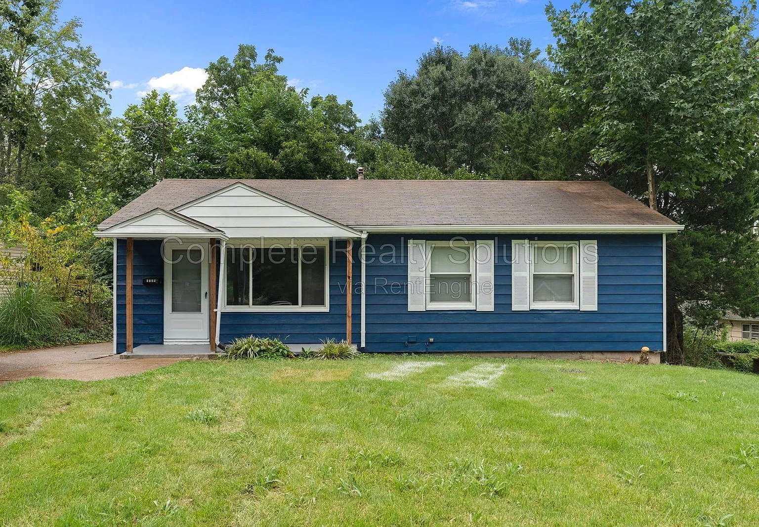 3 bed, 1.0 bath, 914 sqft, $1,295 — Photo 1