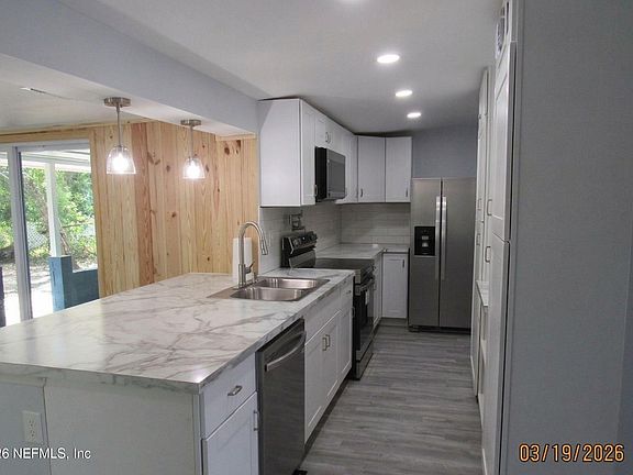 2nd image of 5849 RIDGEWAY Road E