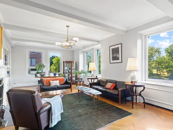 1215 5th Avenue image 2 of 15