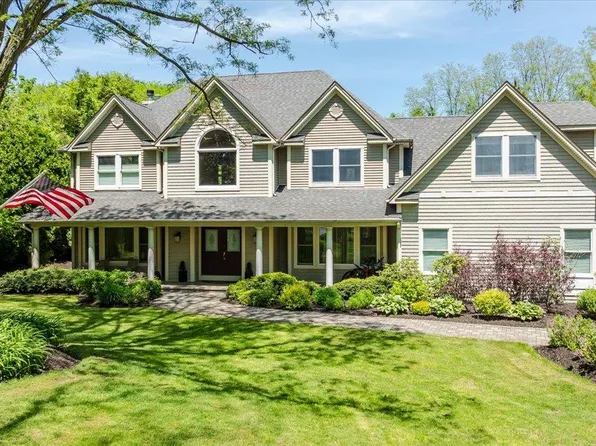 329 Greenlawn Road, Greenlawn, NY 11740