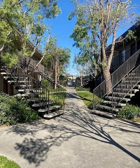 Lincoln Village Apartments — Photo 4