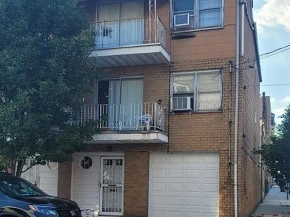 4017 Hudson Avenue image 1 of 16