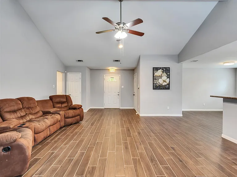 2554 Olympus Dr — Photo 10