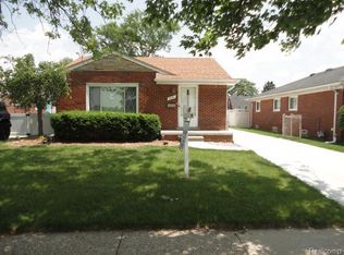 9341 Laurence Ave, Allen Park, MI 48101