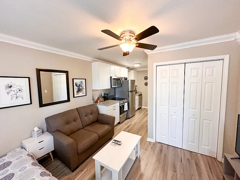 180 W Dublin Dr — Photo 36