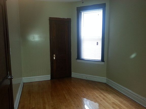 5th image of 5919 S Justine St #1