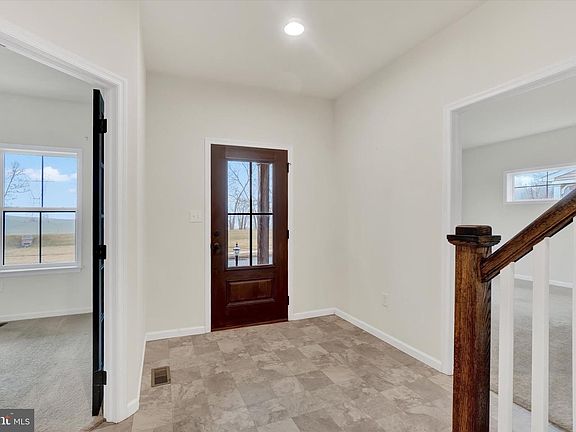 5th image of 107 Honeysuckle Dr