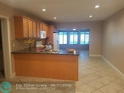 3rd image of 1238 SW 13th Cir
