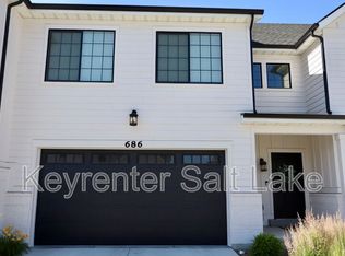 686 E Benbrook Ln, Midvale, UT 84047