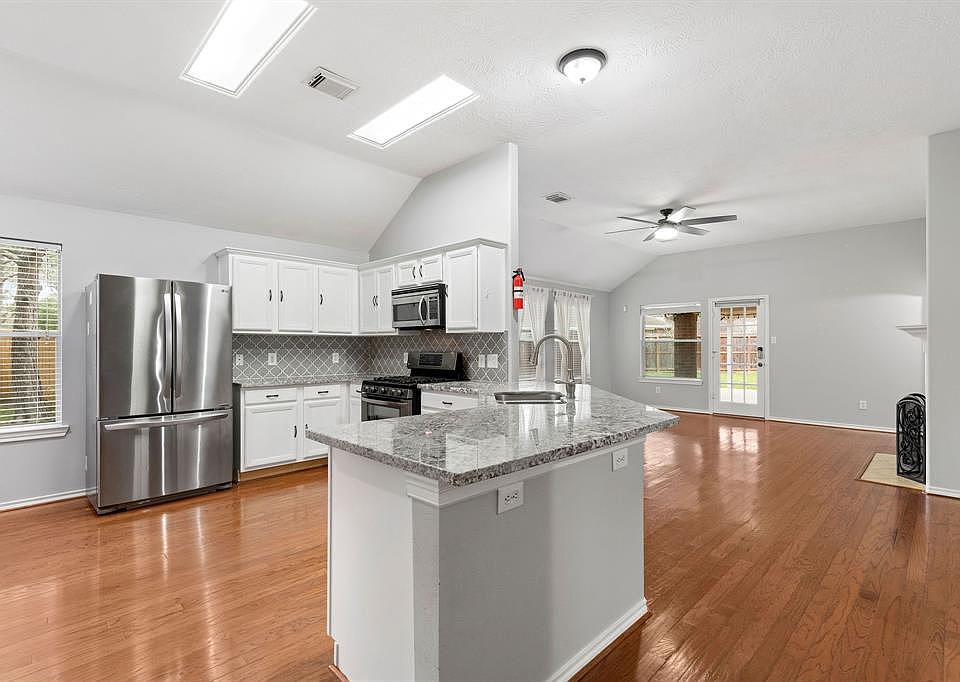 1st image of 24406 Glenthorpe Ct