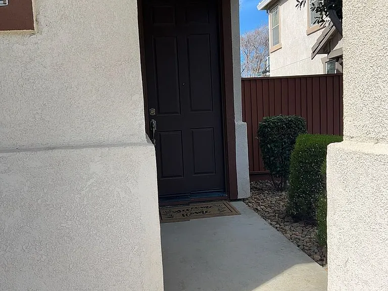 200 Troon Ct — Photo 2