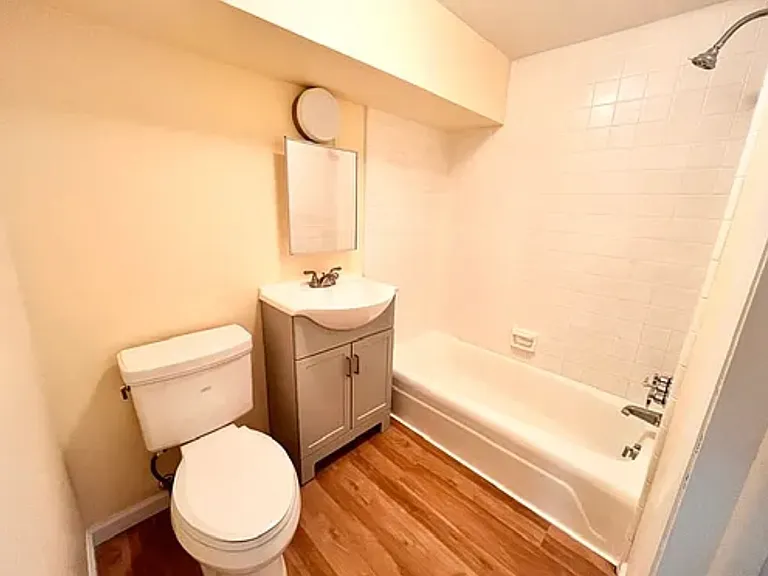 409 Temple St #B — Photo 4