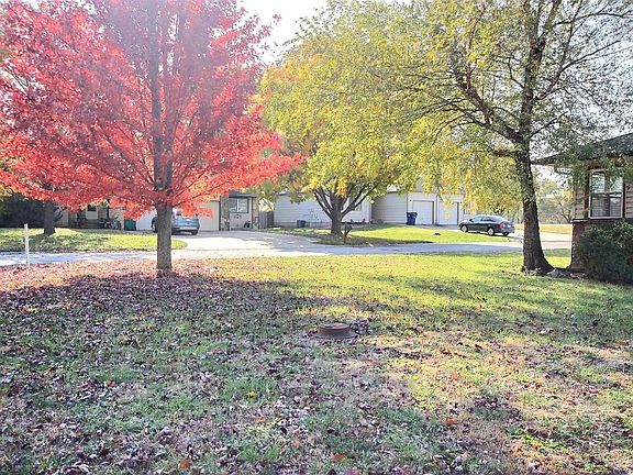 3rd image of 1605 Timberline Dr