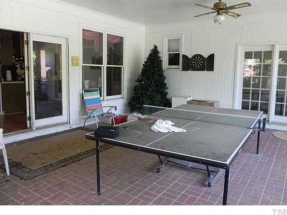 5th image of 110 Fieldstone Dr