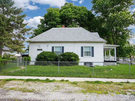 4th image of 903 N Harrison St