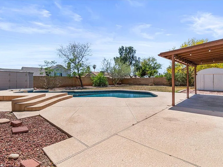 1041 E Kristal Way — Photo 33