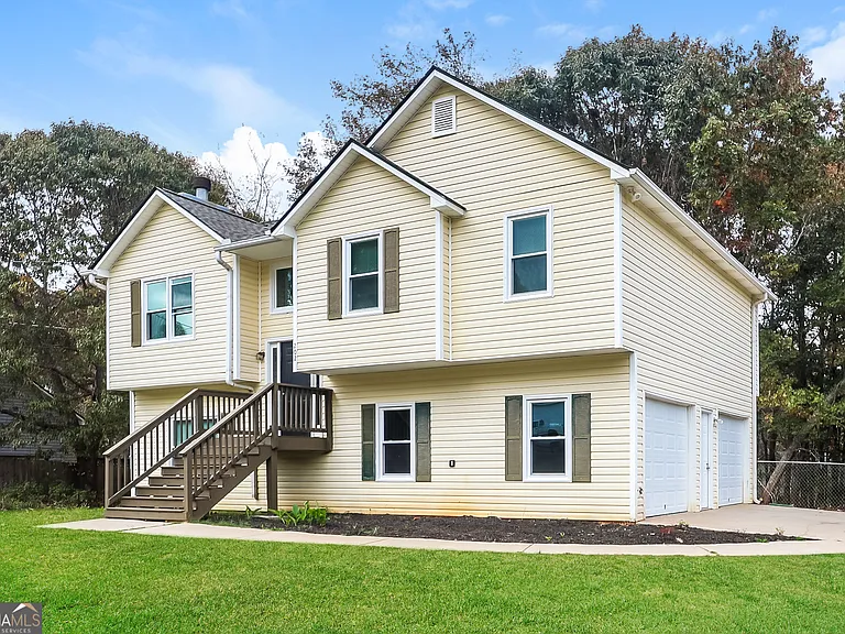 202 Wesley Mill Way — Photo 3