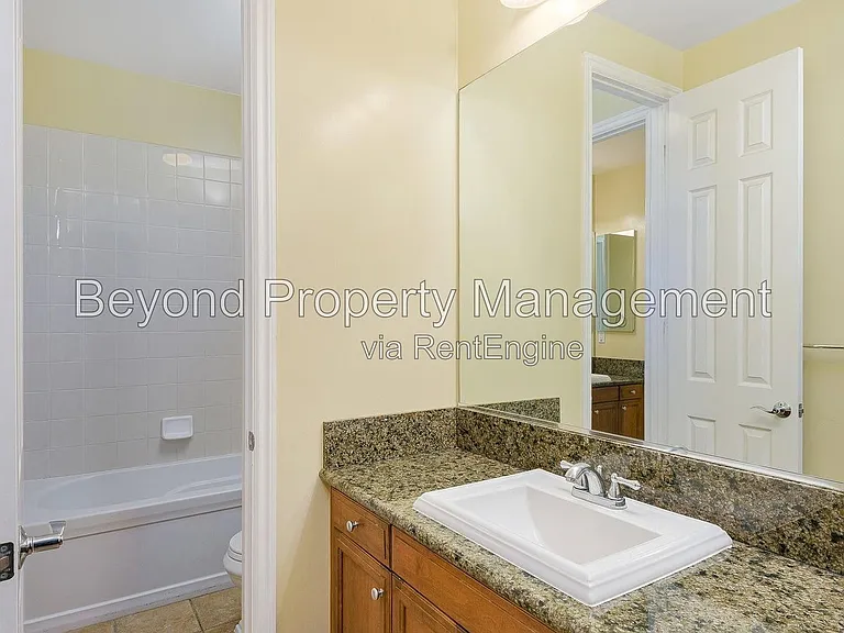 2947 Farragut Rd — Photo 17