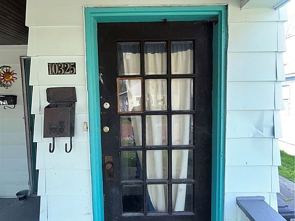 2nd image of 10323 Linnet Ave