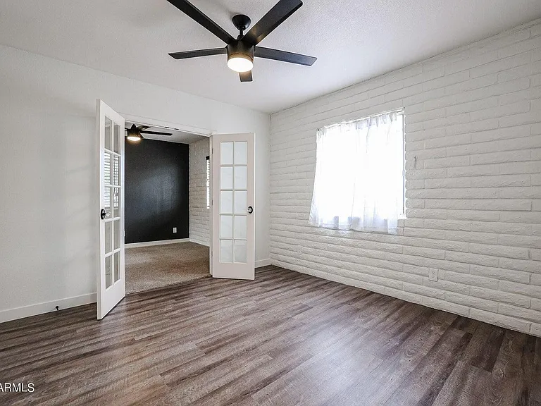 1803 W Maryland Ave — Photo 8