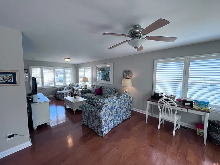 106 N Coolidge Ave — Photo 8