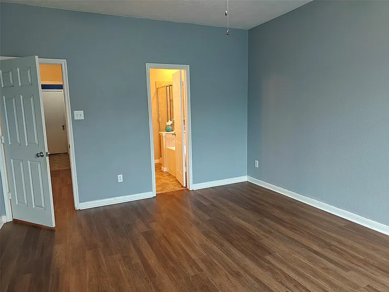 7915 Moss Springs Ct — Photo 19