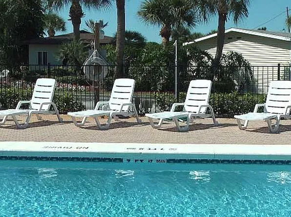 24 Sunshine St, Indian Harbour Beach, FL 32937