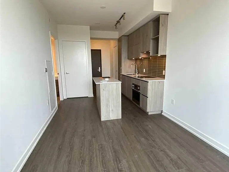 1 Yorkville Ave #2409 — Photo 8
