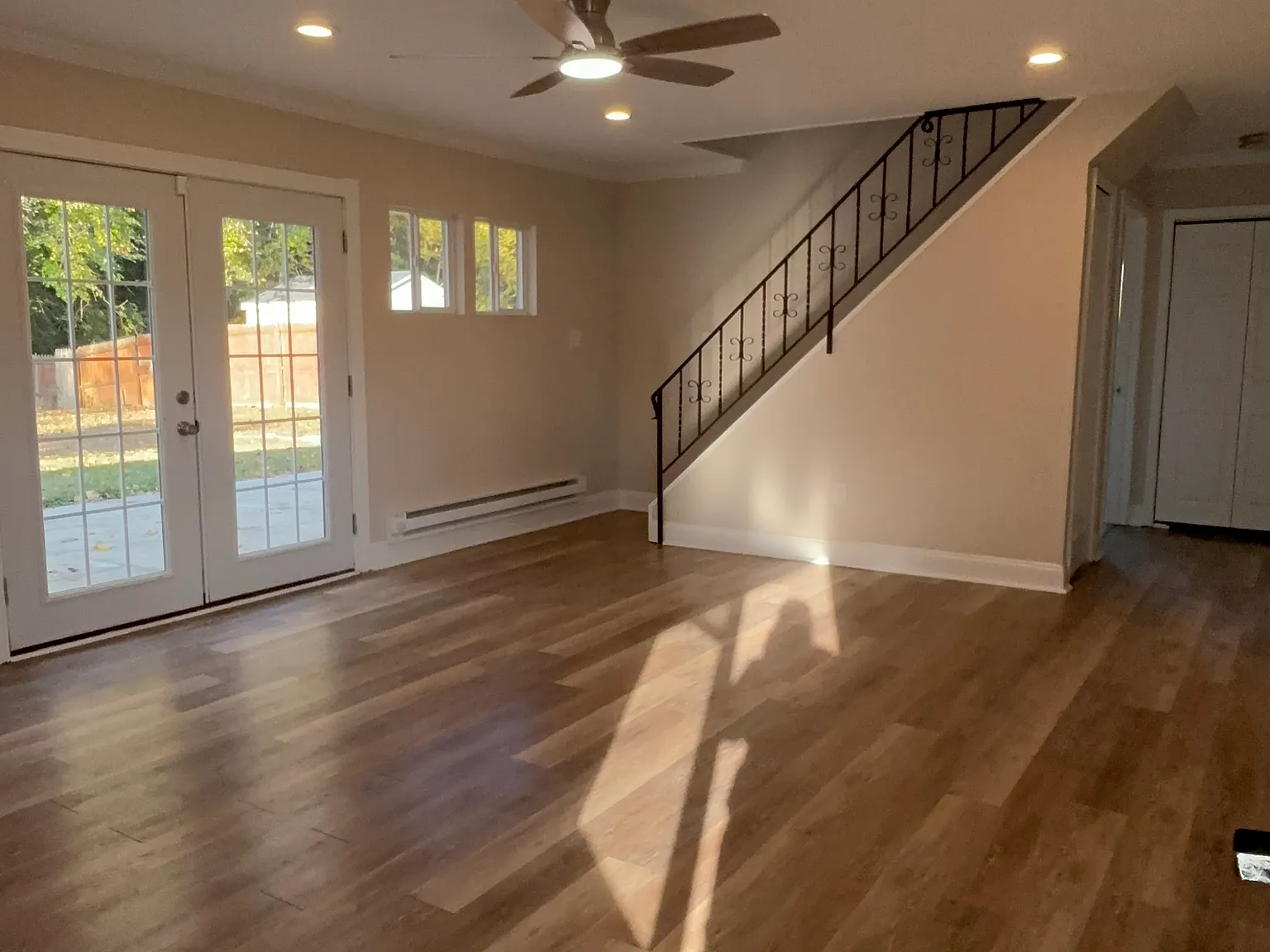 5 bed, 1597 sqft, $3,450 — Photo 2