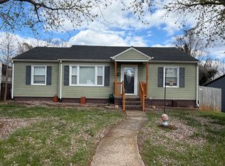 1121 Oakgrove Ave, Martinsville, VA 24112