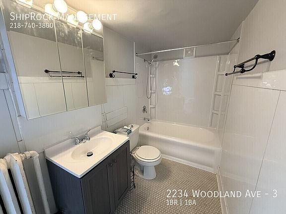 4th image of 2234 Woodland Ave APT 3