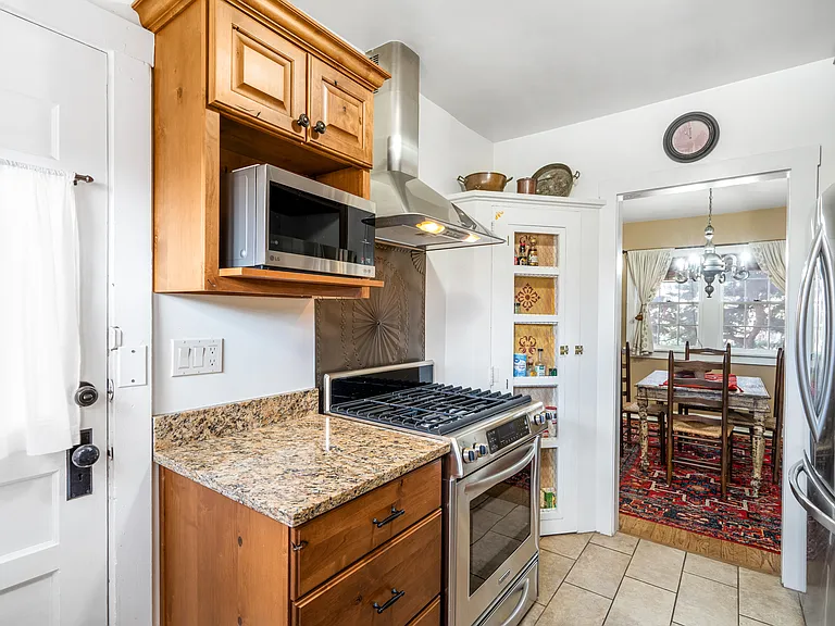 614 E Palace Ave — Photo 9