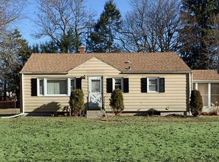 15 Juniper Dr, Springfield, MA 01119