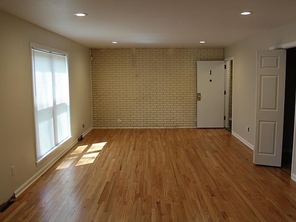 2nd image of 525 N Osage St APT 2