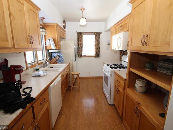 3rd image of 18369 Lakeview Point Dr NE