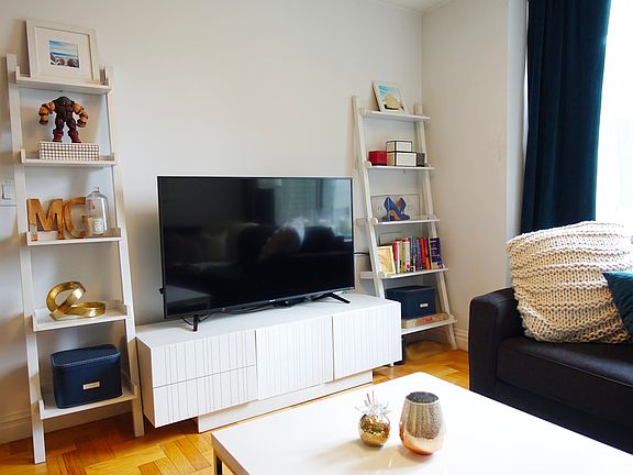 4th image of 220 E 65th St APT 10A