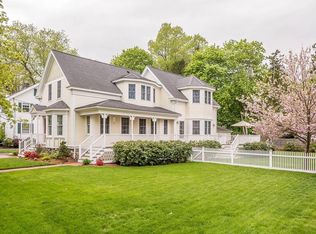 105 Prescott St, Reading, MA 01867