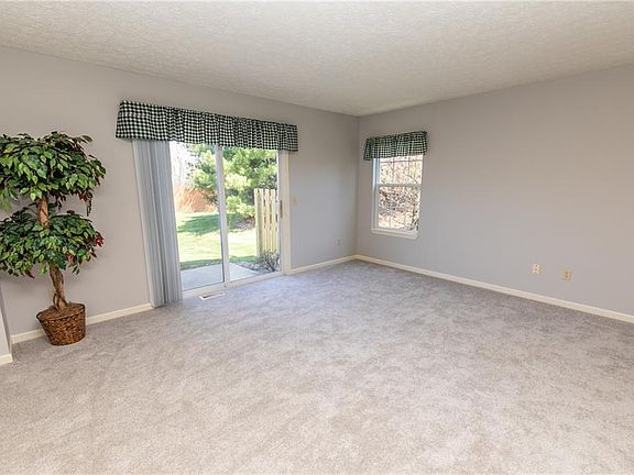 4th image of 1681 Sugarbush Ct